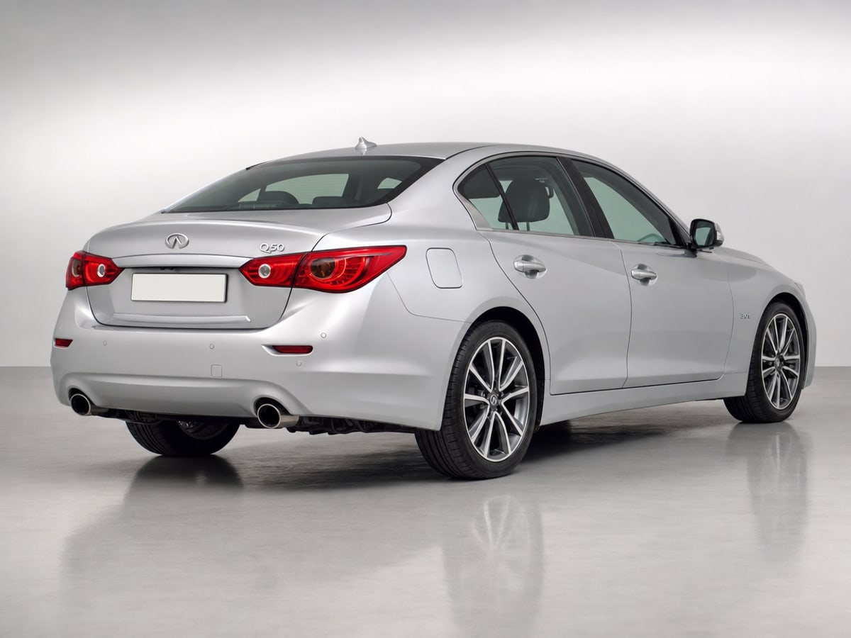 Infiniti Q50 in Dubai, photo 2