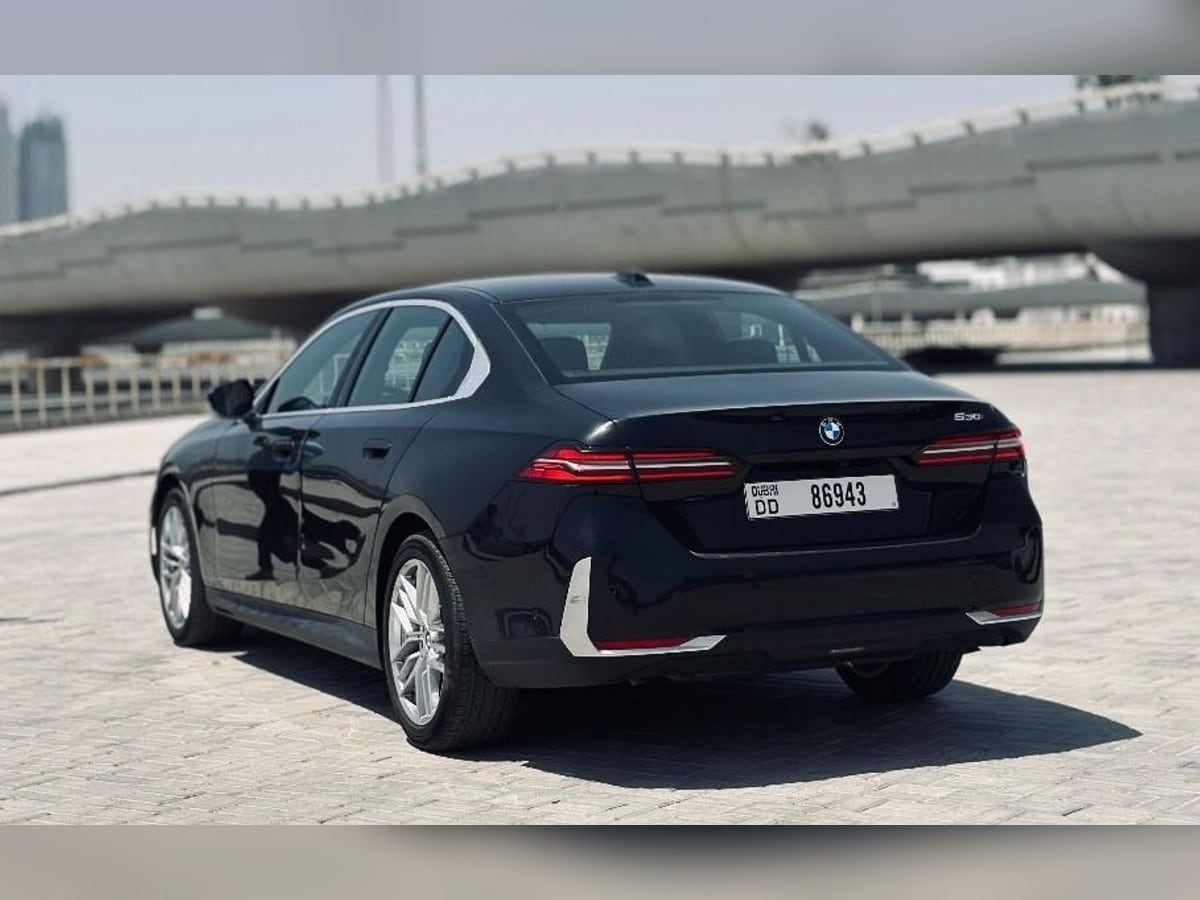 BMW 530i 2024 in Dubai, photo 4