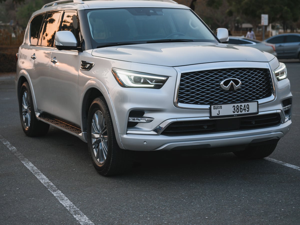 Infiniti QX80 2023 in Dubai, photo 3